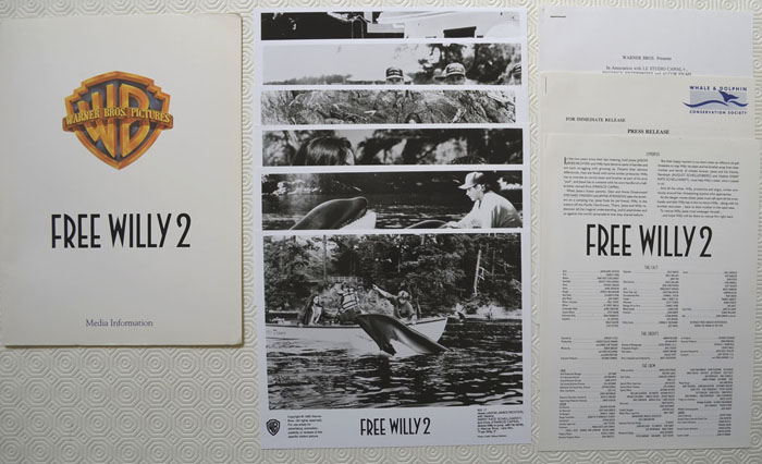 Free Willy 2 <p><i> Original Press Kit with 6 Black & White Stills </i></p>